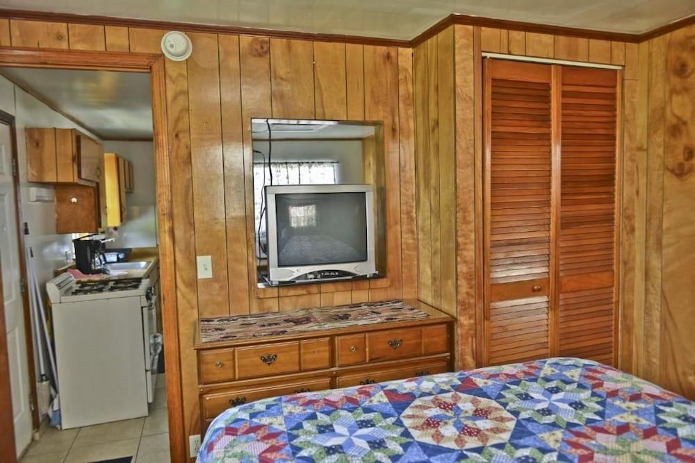 Lake Ida Beach Resort Standard Room, 1 Queen Bed, Non Smoking 6