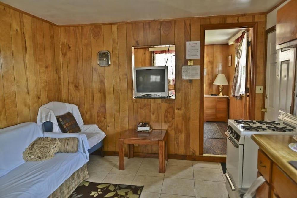 Lake Ida Beach Resort Standard Room, 1 Queen Bed, Non Smoking 4