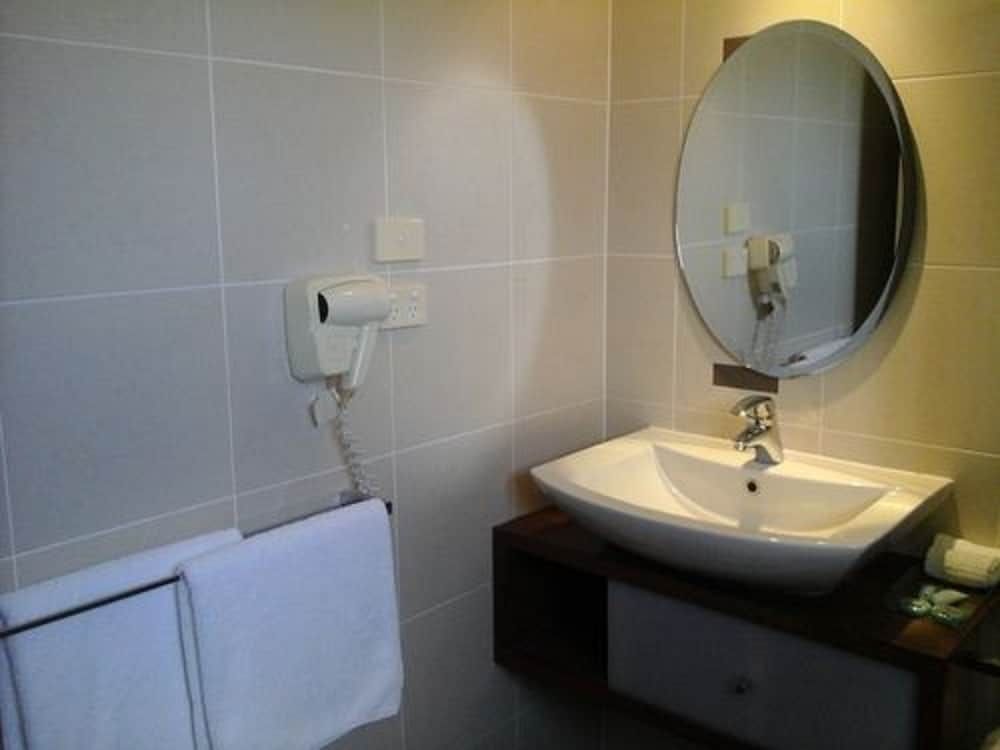 Willows Motel Goulburn Executive Queen Room