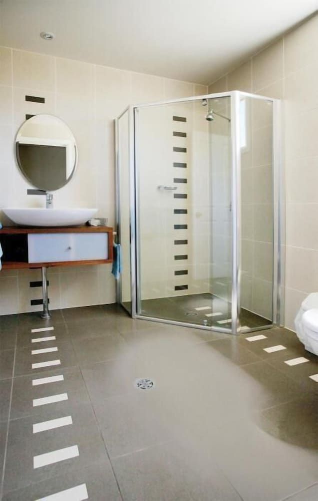 Willows Motel Goulburn Executive Queen Room 2