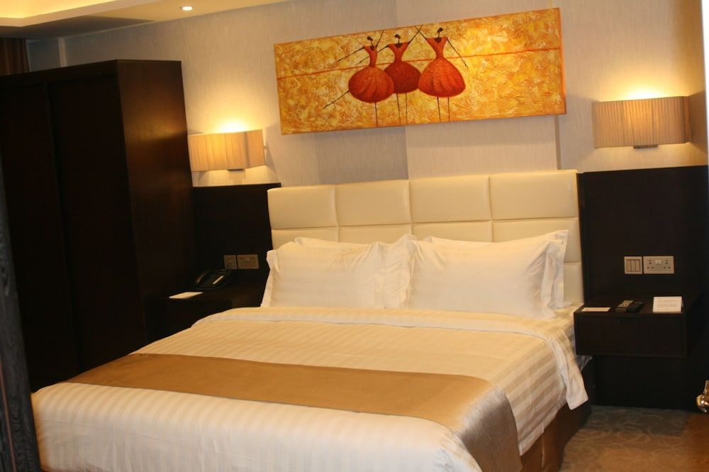 The Secure Inn Hotel Standard Double or Twin Room, 1 Large Twin Bed 4