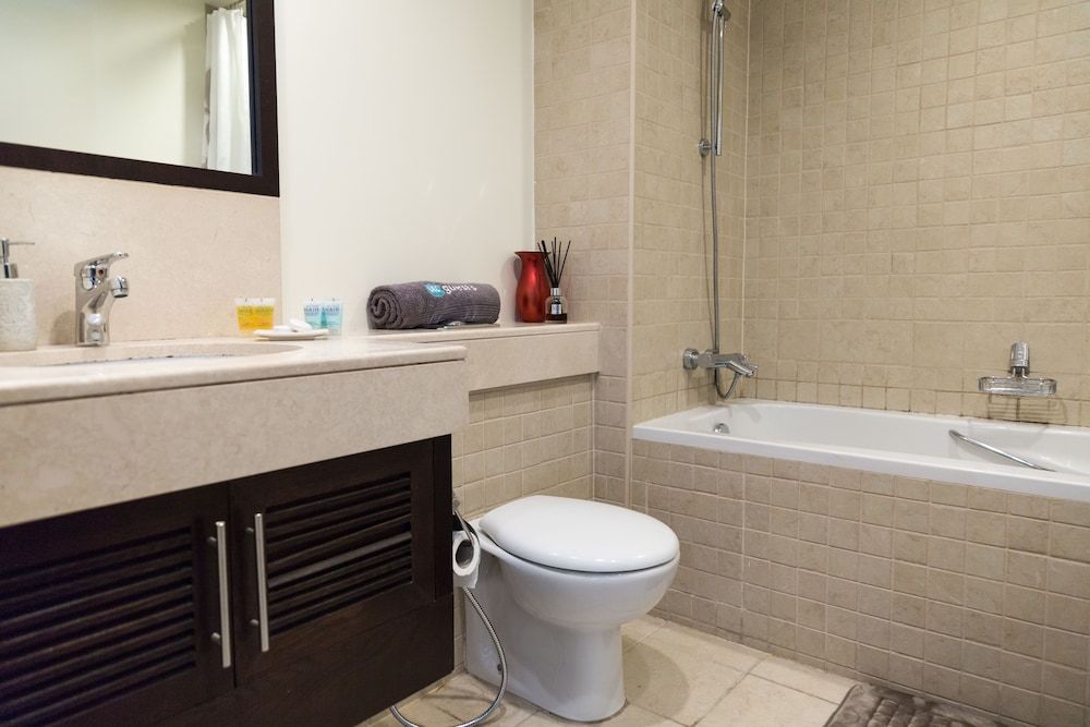 HiGuests - The Residences 5 Tower