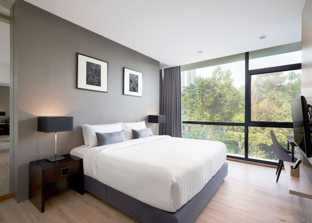 Altera Hotel and Residence Grand Suite Pool View Room with Kitchenette 2