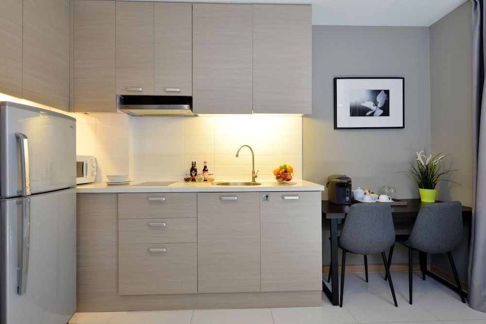 Altera Hotel and Residence Deluxe Room with Kitchenette 12