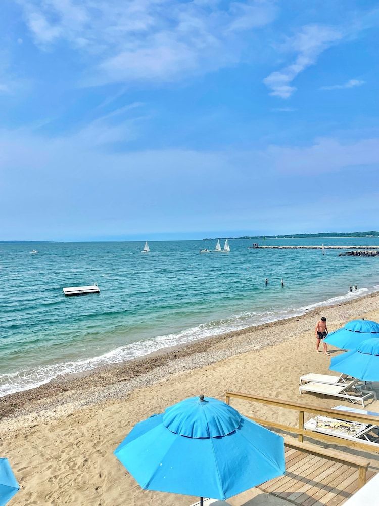 Falmouth Tides Deluxe Double Room, 2 Queen Beds, Non Smoking 2