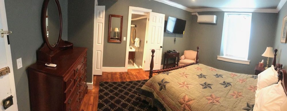 Stottsville Inn Classic Single Room, 1 Queen Bed 3