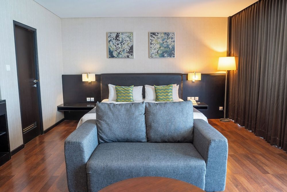 Estrella Hotel & Conference Junior suite with balcony sea view