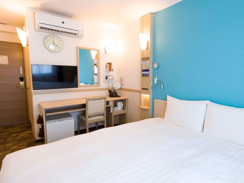 Toyoko Inn Joetsumyoko-eki Nishi-guchi King Double Room Smoking 2