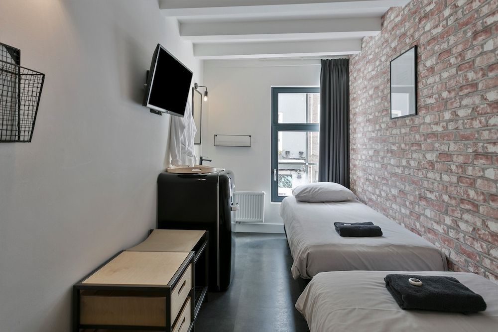 undefined Winston B&B 2