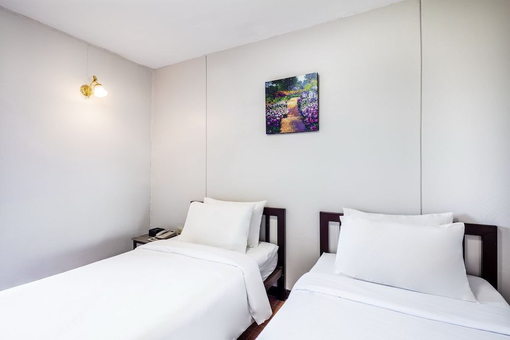 Livotel Express Hotel Bang Kruai Nonthaburi Standard Twin Room - No Parking 3
