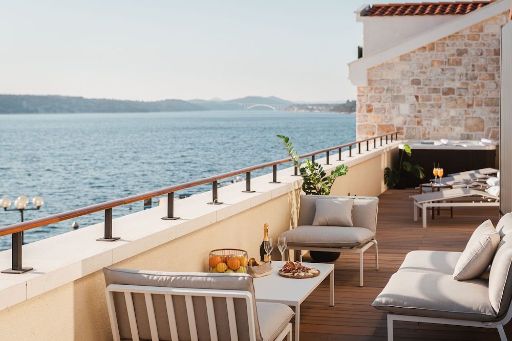 Armerun Heritage Hotel Presidential Apartment, Sauna, Sea View 4