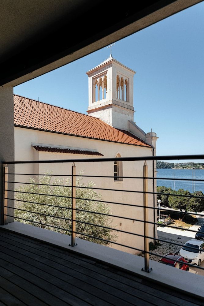 Luxury Apartment, Sea View