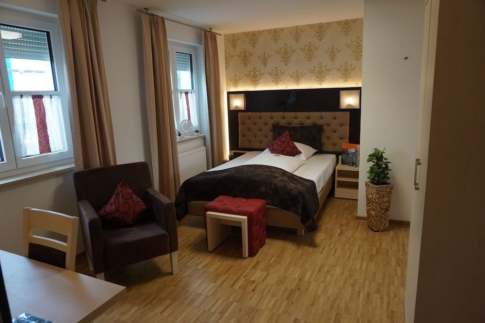 Deluxe Single Room