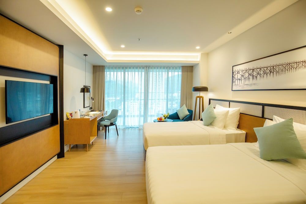Deluxe Twin Room, City View