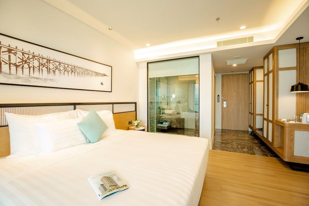 Deluxe Triple Room, City View