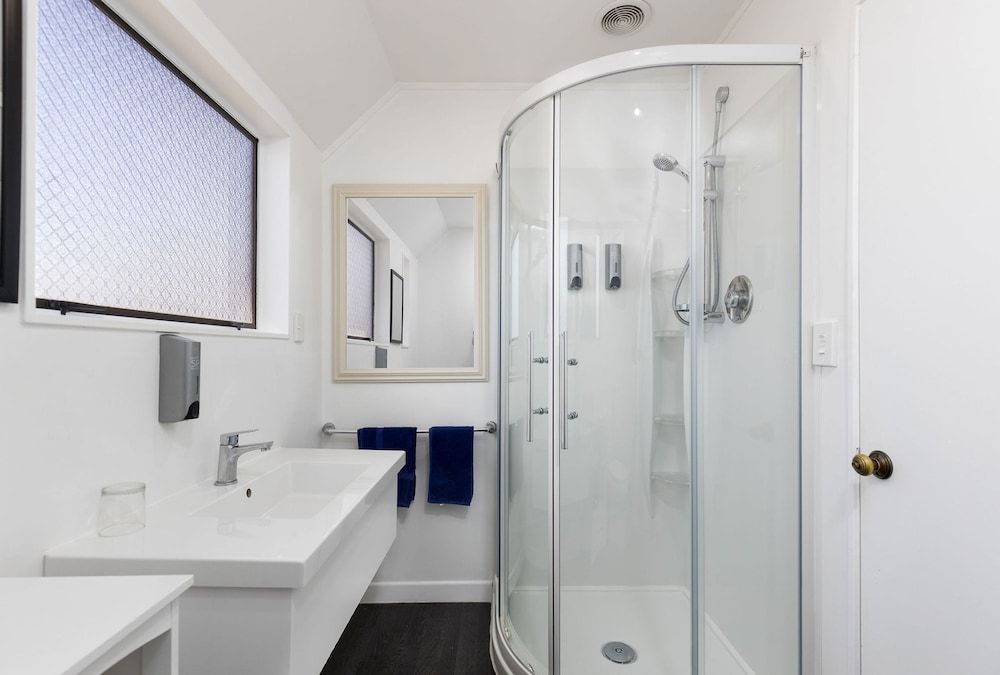 Kings Gate Motel One Bedroom 4