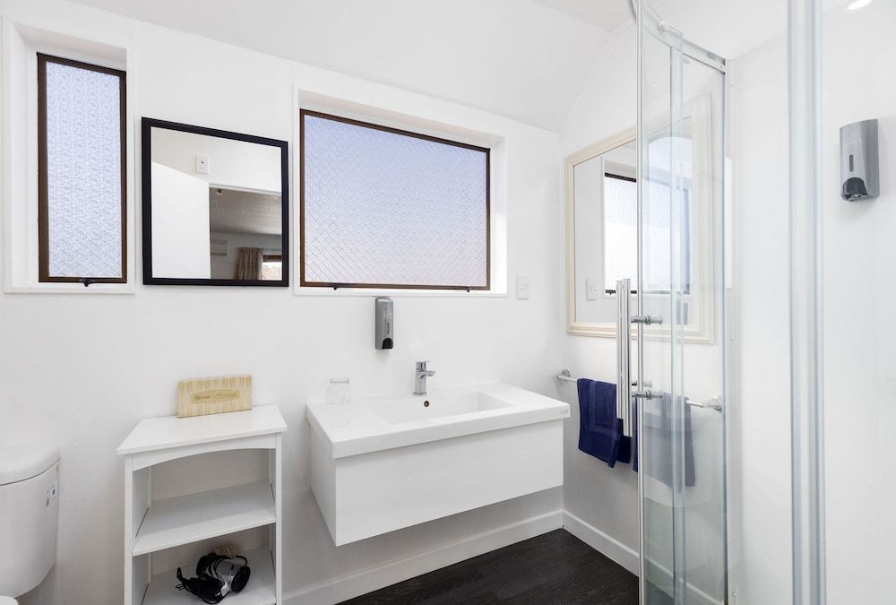 Kings Gate Motel One Bedroom 3