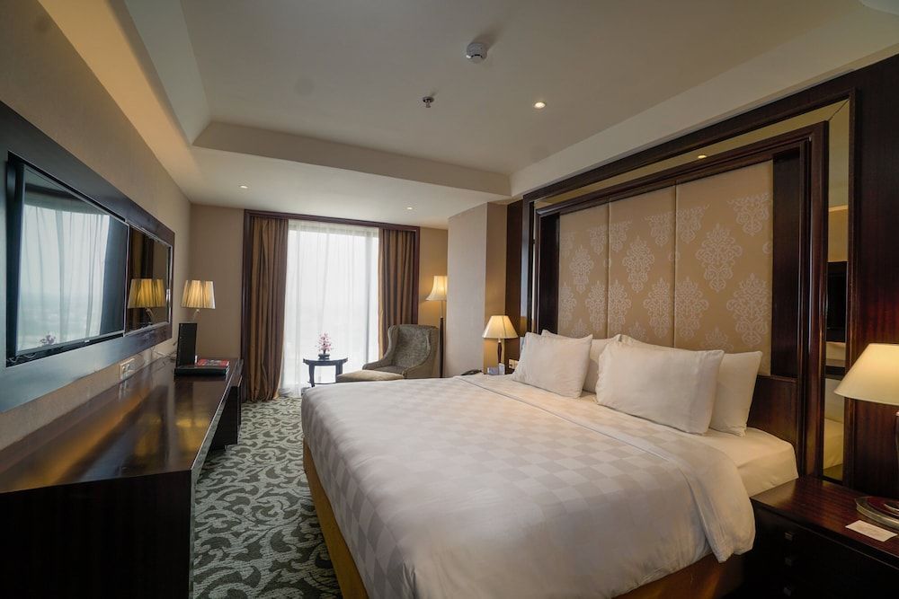 Swiss-Belhotel Serpong Suite 2