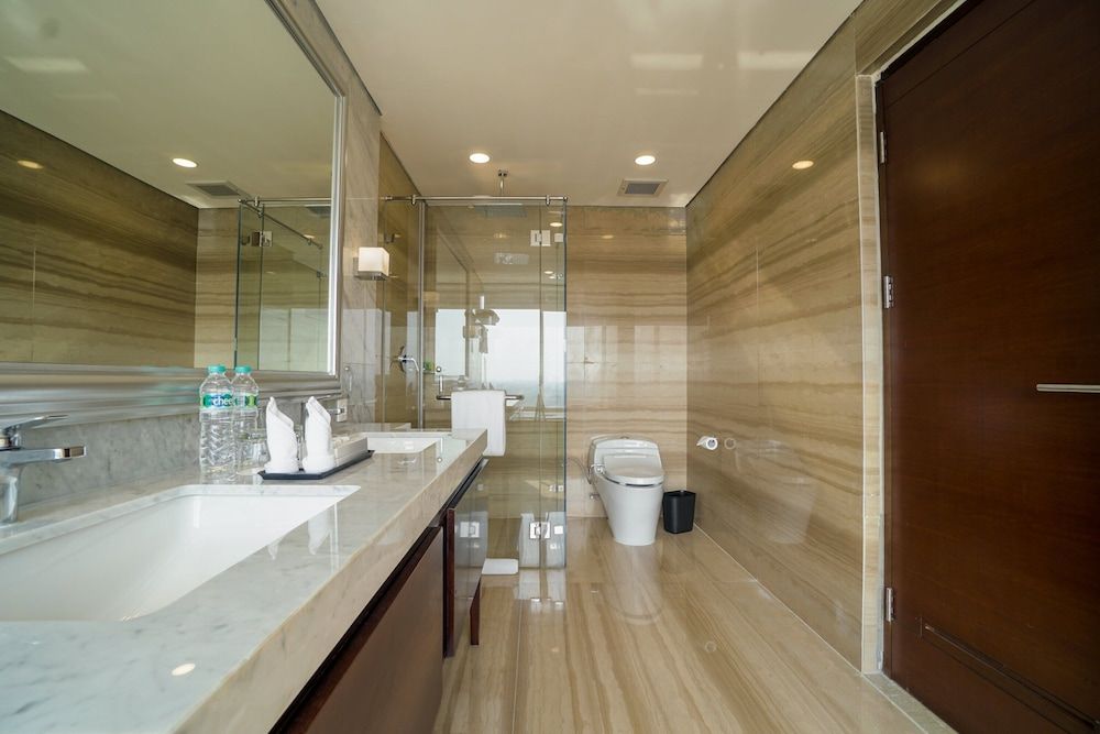 Swiss-Belhotel Serpong Suite 6