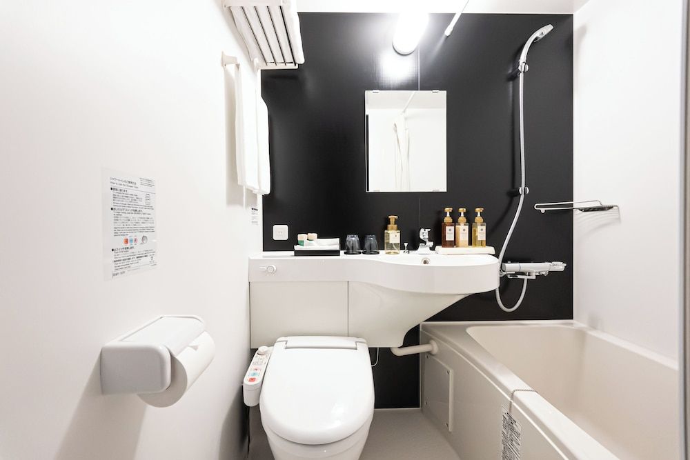 Wyndham Garden Sapporo Odori Double Room, 1 Bedroom 8