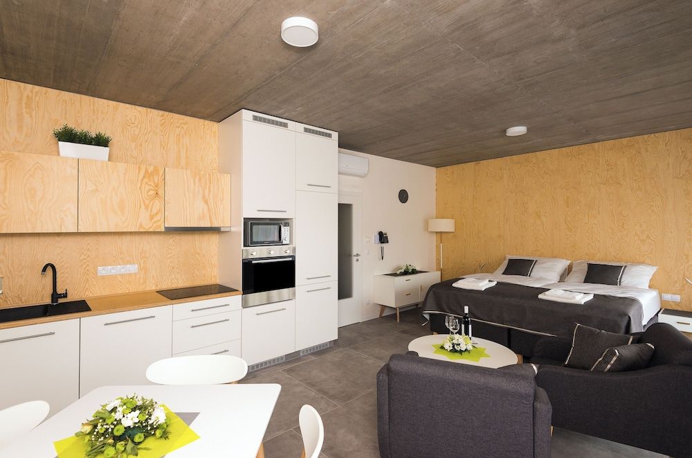 undefined Residence Trafick 5