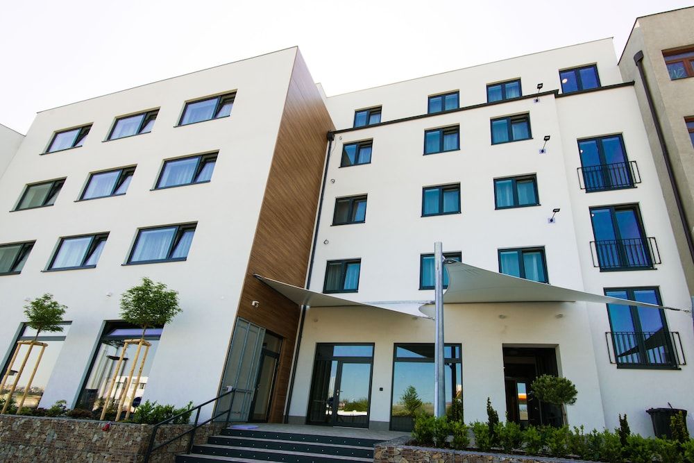 undefined Residence Trafick 6