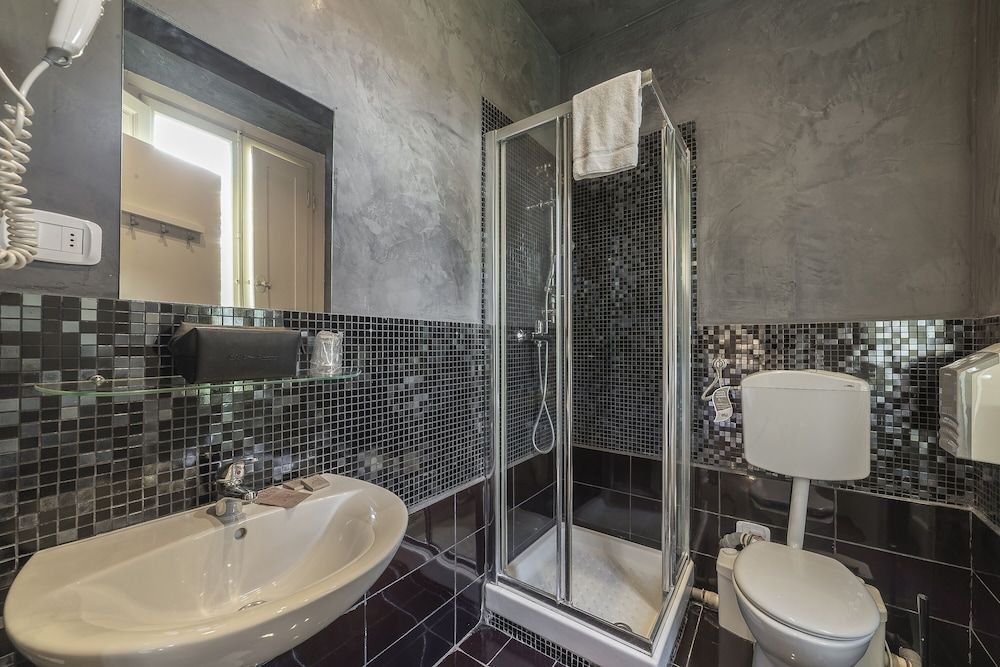 Guerrini Hotel Triple Room, Multiple Beds 3