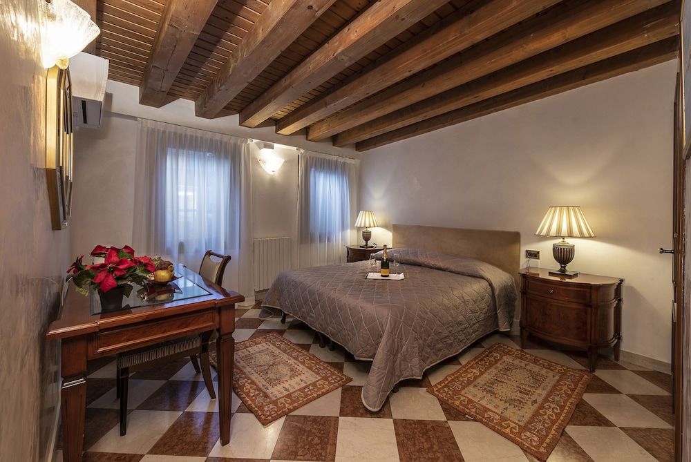 undefined Anzolo Palace 2