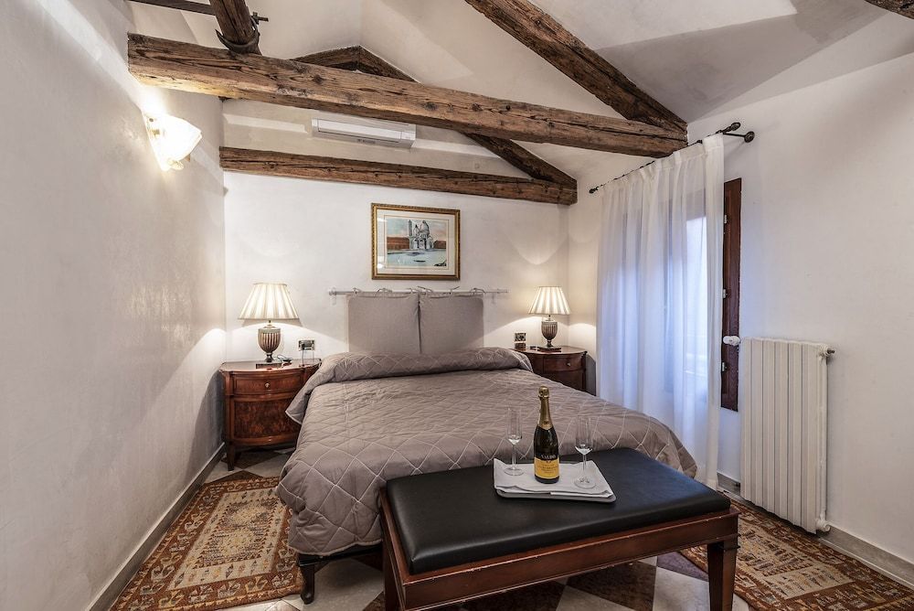 undefined Anzolo Palace