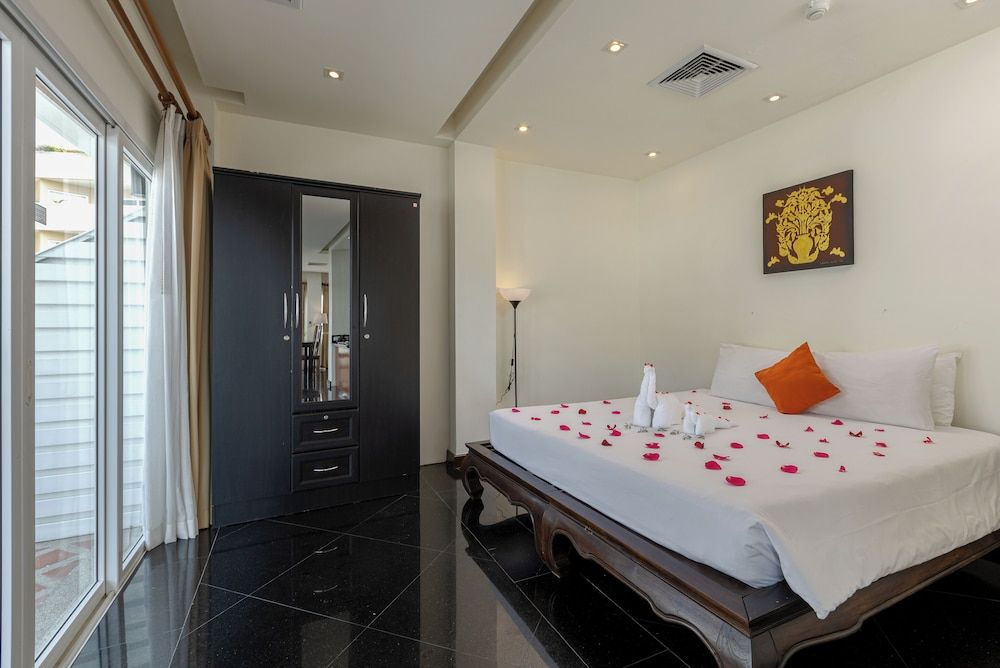 Phunawa Resort One Bedroom Penthouse Suite with Rooftop Jacuzzi 4