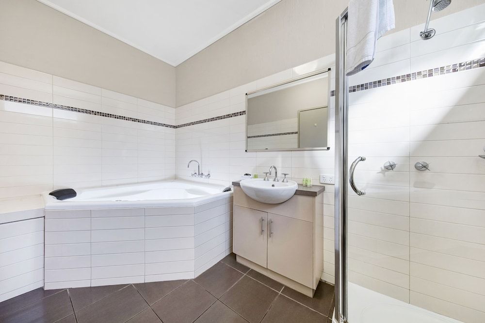 Moonlight Bay Apartments King Spa Studio (3 Night Min) 4