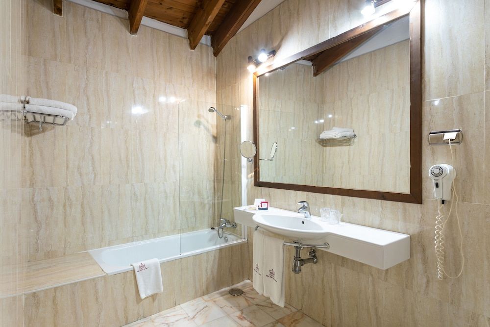 Hotel São João de Deus by RIDAN Hotels Family Quadruple Room 10