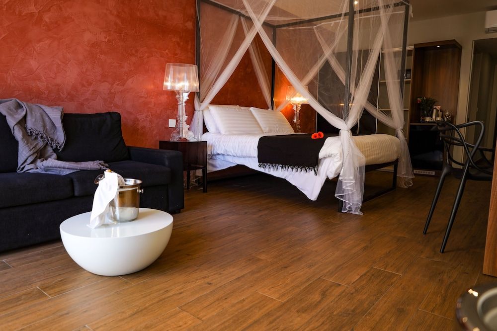 Adelphi Boutique Hotel Deluxe Double Room (Deluxe Suite) 2