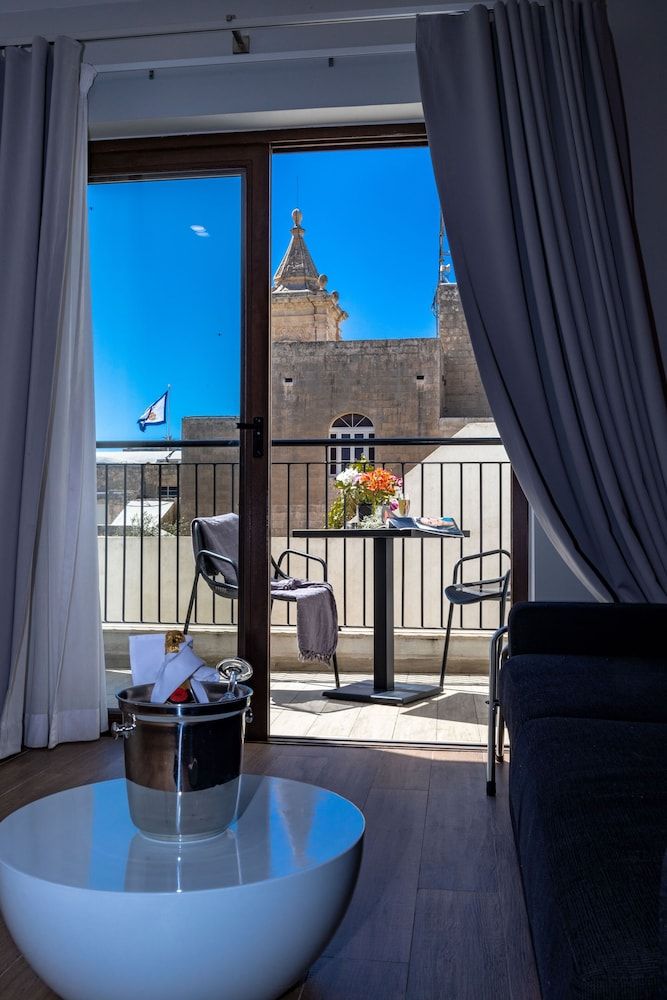 Adelphi Boutique Hotel Deluxe Double Room (Deluxe Suite) 8
