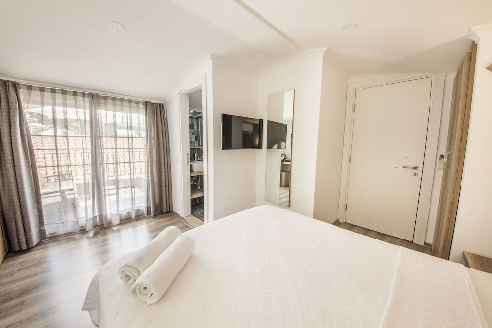 Deluxe Double Room, Balcony (Dekatria)