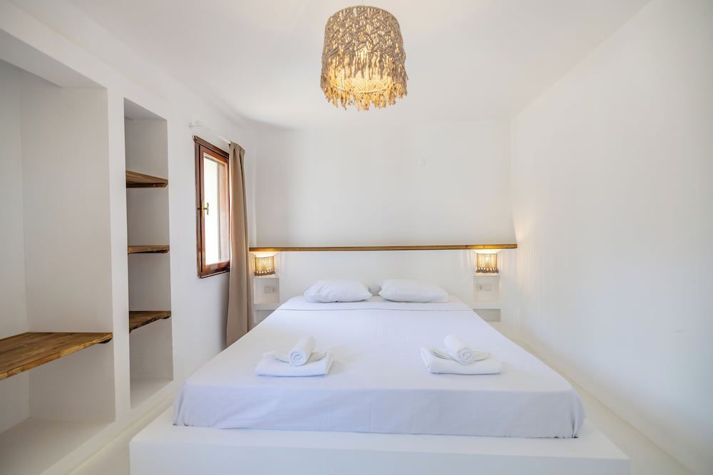 Akay Garden Family Club