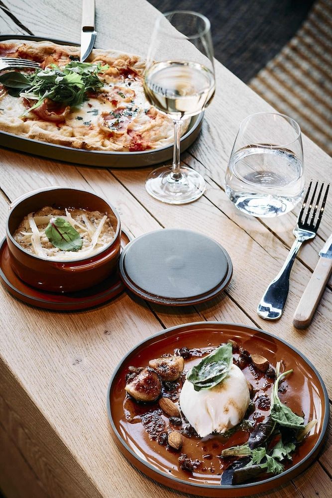 undefined Le Bellune Paris Hotel & Spa 9