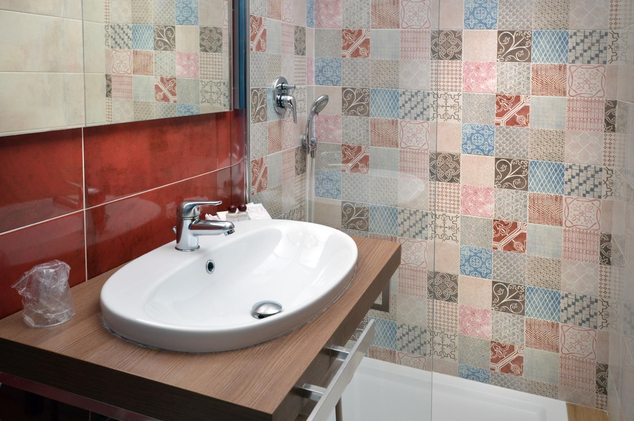 undefined Pinto Storey Hotel 2