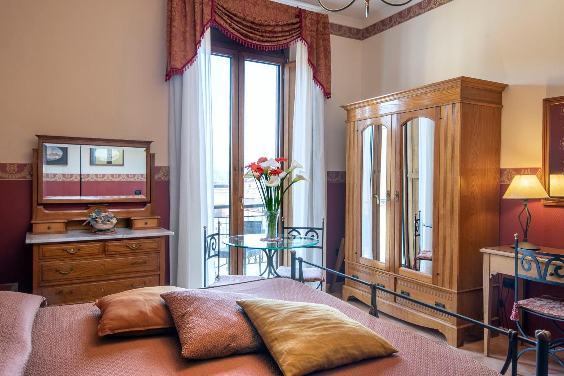 undefined Pinto Storey Hotel 10