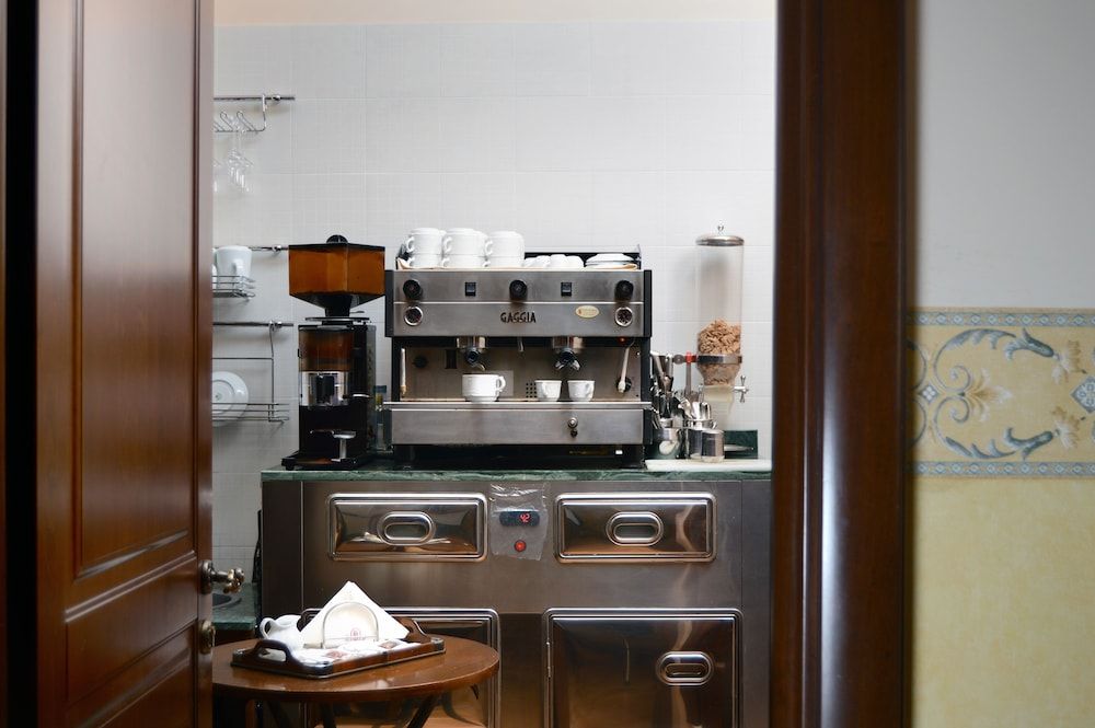 undefined Pinto Storey Hotel 8