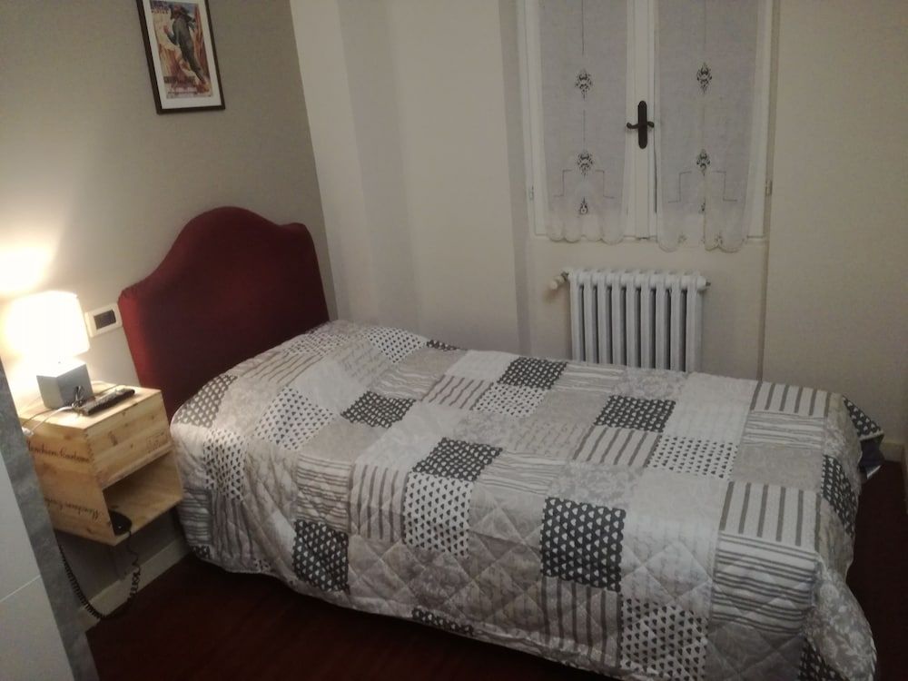 Basic Single Room, 1 Twin Bed, Non Smoking