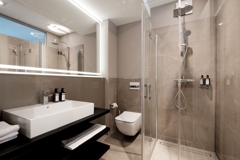 SAXX Hotel Theater Karree Superior Room 6