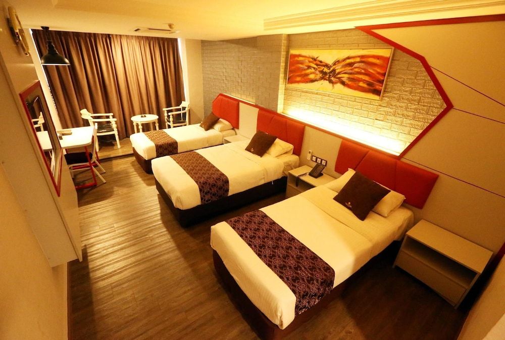 Golden Nasmir Hotel Deluxe Triple Room 2