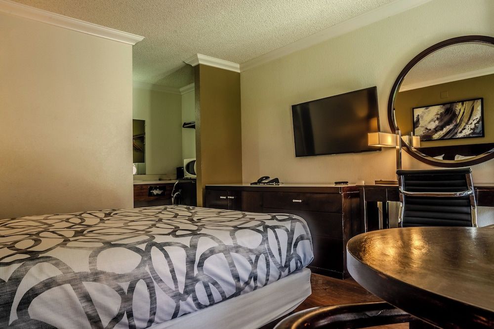 National 9 Inn Classic Room, 1 Queen Bed 2