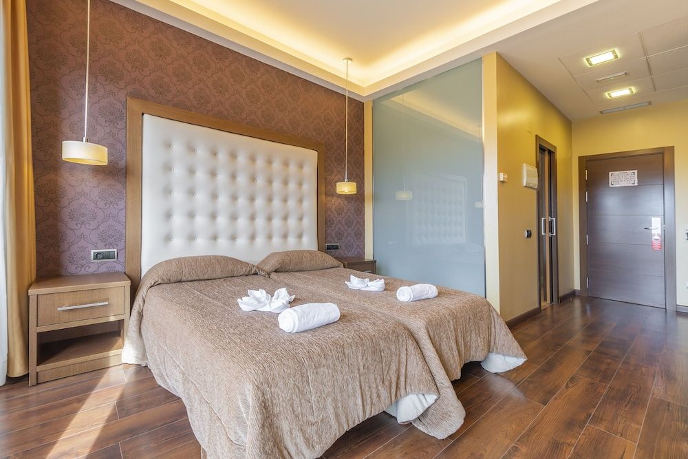 Hotel Fuente del Miro Standard Twin Room 4