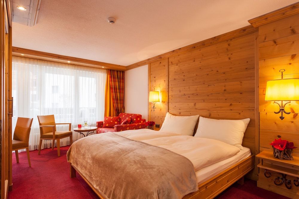 undefined Hotel Holiday 5