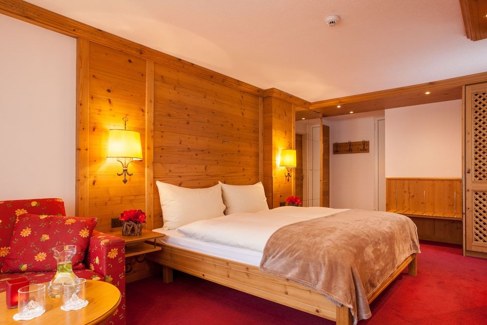 undefined Hotel Holiday 6