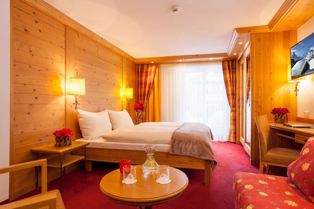 Hotel Holiday Triple Room, Balcony, Mountain View