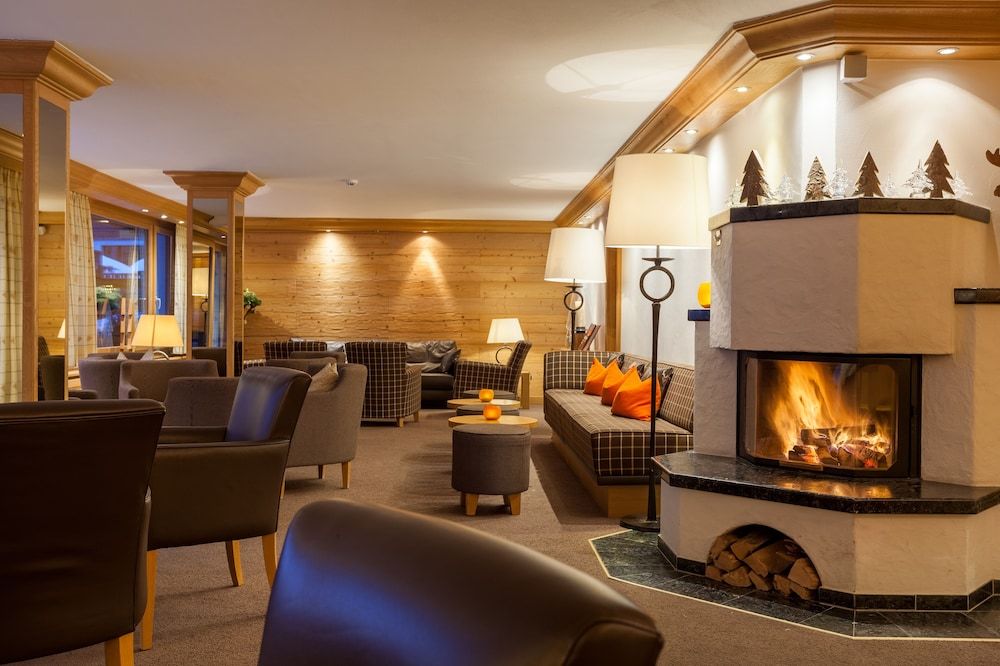 undefined Hotel Holiday 10