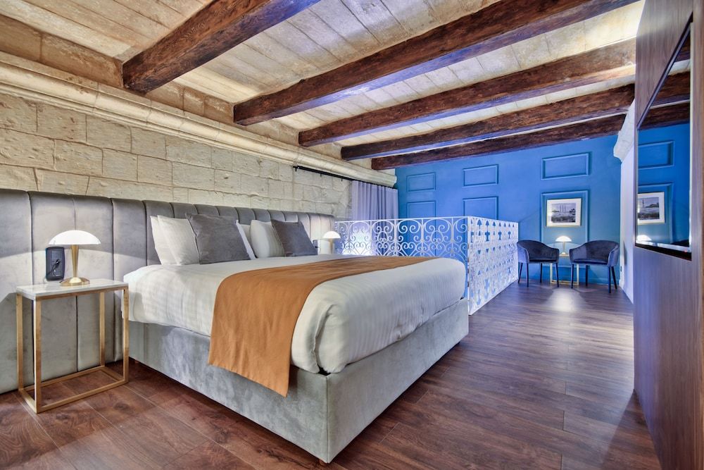 23 Boutique Deluxe Duplex (Suite 8)